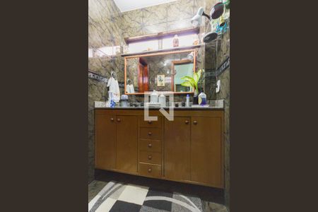 Apartamento à venda com 227m², 4 quartos e 3 vagas Apartamento à venda com 227m², 4 quartos e 3 vagasBanheiro da Suíte 2