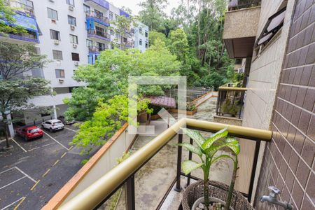 Apartamento à venda com 227m², 4 quartos e 3 vagas Apartamento à venda com 227m², 4 quartos e 3 vagasVaranda