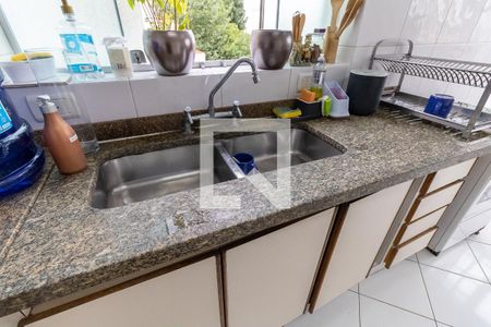 Casa à venda com 220m², 5 quartos e 4 vagasCozinha 