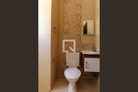 Casa de condomínio à venda com 65m², 2 quartos e 2 vagasBanheiro do quarto 1