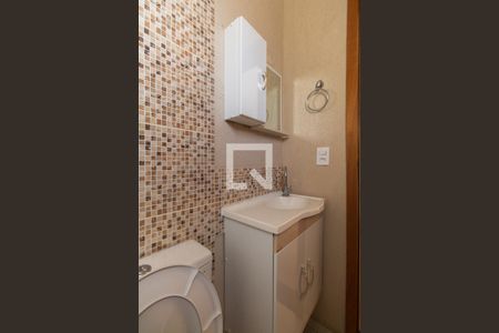 Casa de condomínio à venda com 65m², 2 quartos e 2 vagasBanheiro do quarto 2