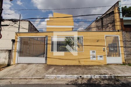 Casa de condomínio à venda com 65m², 2 quartos e 2 vagasFachada