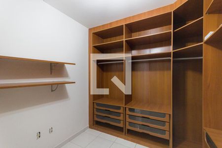 Casa de condomínio à venda com 500m², 8 quartos e 4 vagasCloset