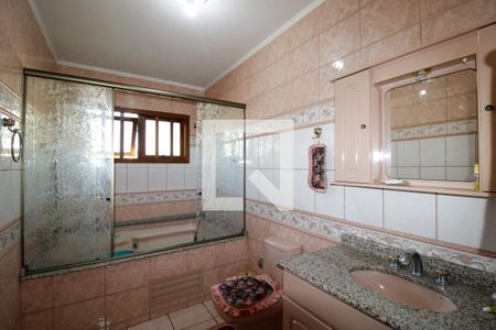 Casa à venda com 372m², 4 quartos e 2 vagasBanheiro da Suíte