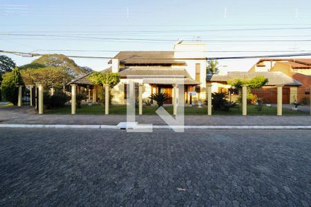 Casa à venda com 372m², 4 quartos e 2 vagasFachada