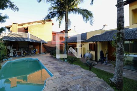 Casa à venda com 372m², 4 quartos e 2 vagasQuintal