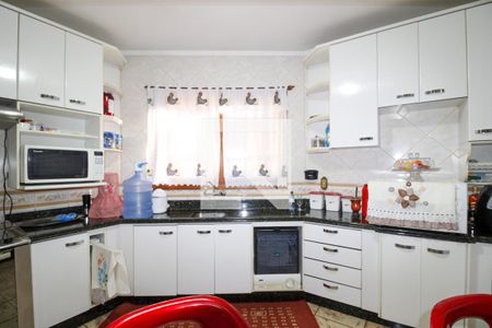 Casa à venda com 372m², 4 quartos e 2 vagasCozinha