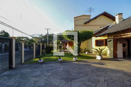 Casa à venda com 372m², 4 quartos e 2 vagasFachada