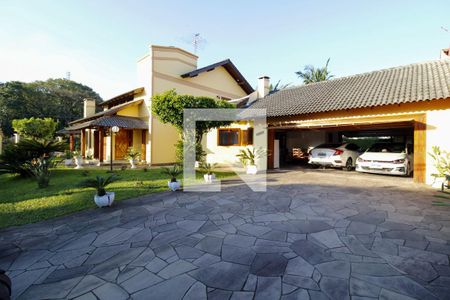 Casa à venda com 372m², 4 quartos e 2 vagasFachada