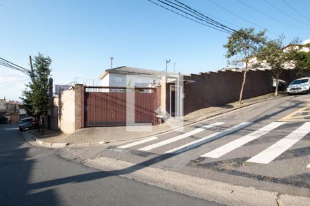 Casa de condomínio para alugar com 56m², 2 quartos e 1 vaga Casa de condomínio para alugar com 56m², 2 quartos e 1 vagaFachada