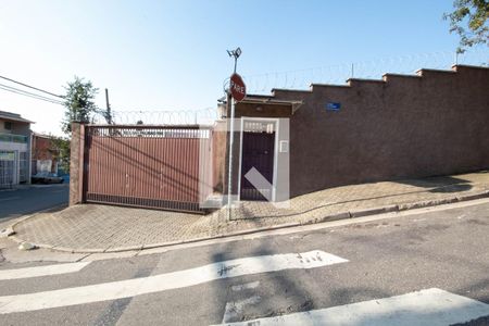 Casa de condomínio para alugar com 56m², 2 quartos e 1 vaga Casa de condomínio para alugar com 56m², 2 quartos e 1 vagaFachada