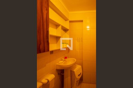 Banheiro de apartamento para alugar com 2 quartos, 53m² em Jardim Botânico, Porto Alegre
