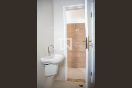 Banheiro de casa para alugar com 1 quarto, 55m² em Vila Joaquim Inácio, Campinas