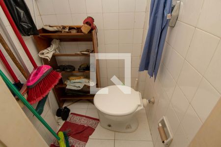 Apartamento à venda com 93m², 3 quartos e sem vaga Apartamento à venda com 93m², 3 quartos e sem vagaBanheiro de Serviço