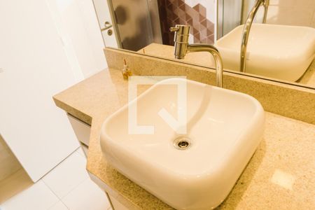 Apartamento para alugar com 70m², 2 quartos e 1 vaga Apartamento para alugar com 70m², 2 quartos e 1 vagaBanheiro da Suíte