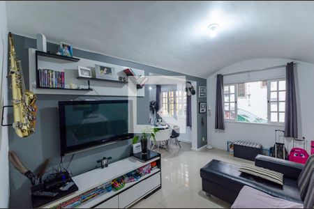 Sala de casa de condomínio à venda com 3 quartos, 126m² em Sapê, Niterói