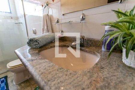 Casa à venda com 258m², 4 quartos e 4 vagas Casa à venda com 258m², 4 quartos e 4 vagasBanheiro da Suíte 1