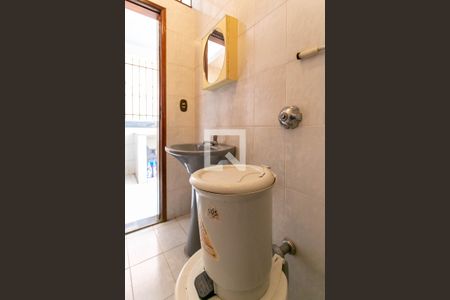 Casa à venda com 258m², 4 quartos e 4 vagas Casa à venda com 258m², 4 quartos e 4 vagasBanheiro de Serviço