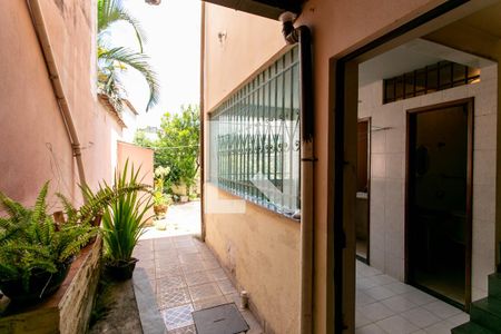 Casa à venda com 258m², 4 quartos e 4 vagas Casa à venda com 258m², 4 quartos e 4 vagasLavanderia