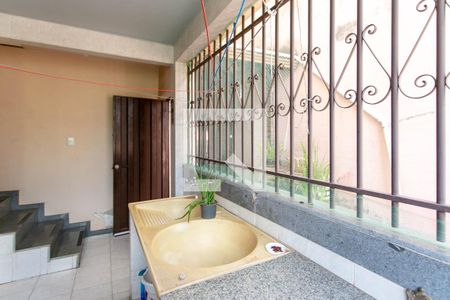 Casa à venda com 258m², 4 quartos e 4 vagas Casa à venda com 258m², 4 quartos e 4 vagasLavanderia