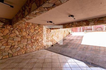 Casa à venda com 258m², 4 quartos e 4 vagas Casa à venda com 258m², 4 quartos e 4 vagasGaragem