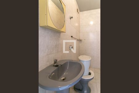 Casa à venda com 258m², 4 quartos e 4 vagas Casa à venda com 258m², 4 quartos e 4 vagasBanheiro de Serviço