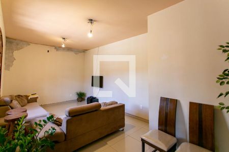 Sala de casa à venda com 4 quartos, 258m² em Santa Amelia, Belo Horizonte