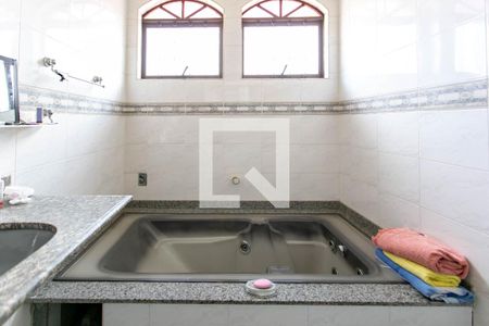 Casa à venda com 258m², 4 quartos e 4 vagas Casa à venda com 258m², 4 quartos e 4 vagasBanheiro da Suíte 2