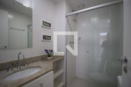 Banheiro da Suíte de apartamento à venda com 3 quartos, 128m² em Vargem Pequena, Rio de Janeiro