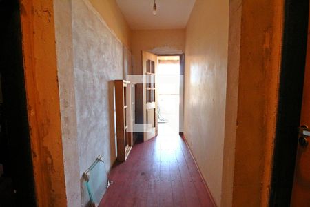 Casa à venda com 700m², 4 quartos e 3 vagasCorredor