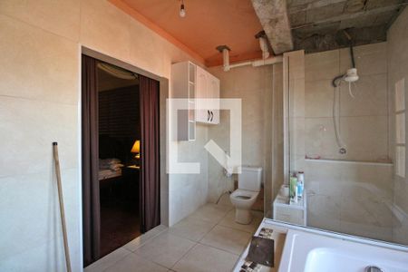 Casa à venda com 700m², 4 quartos e 3 vagasBanheiro do Quarto 2 (suíte)