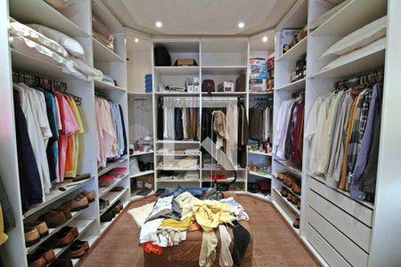 Casa à venda com 700m², 4 quartos e 3 vagasCloset do Quarto 3 (suíte)