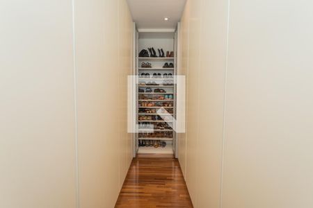 Apartamento à venda com 145m², 3 quartos e 3 vagasQuarto 3 - Closet