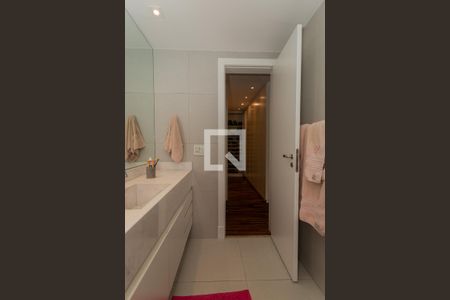 Apartamento à venda com 145m², 3 quartos e 3 vagasBanheiro da Suíte 3