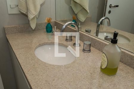 Apartamento à venda com 145m², 3 quartos e 3 vagasBanheiro da Suíte 2