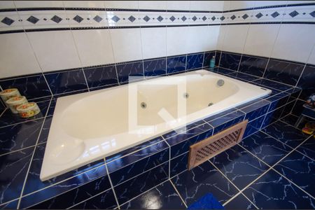 Casa à venda com 389m², 3 quartos e 3 vagasBanheiro da Suíte 4