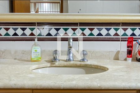 Casa à venda com 389m², 3 quartos e 3 vagasBanheiro - Torneira