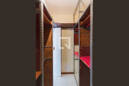Apartamento para alugar com 57m², 3 quartos e sem vaga Apartamento para alugar com 57m², 3 quartos e sem vagaCloset do Quarto 3