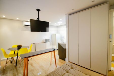 Apartamento para alugar com 25m², 1 quarto e 1 vagaCozinha/ Quarto