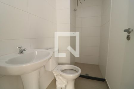 Banheiro de apartamento para alugar com 1 quarto, 38m² em Jardim Adutora, São Paulo