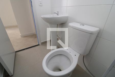Banheiro de apartamento para alugar com 1 quarto, 38m² em Jardim Adutora, São Paulo