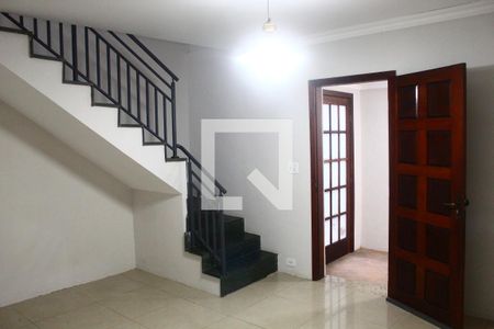Sala de casa para alugar com 3 quartos, 132m² em Vila Pedra Branca, São Paulo