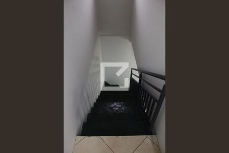 Escada de casa para alugar com 3 quartos, 132m² em Vila Pedra Branca, São Paulo