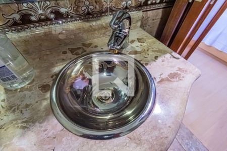 Casa à venda com 360m², 4 quartos e 7 vagasBanheio da Suite - Pia - Cs1