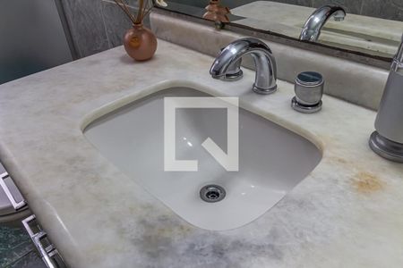 Casa à venda com 360m², 4 quartos e 7 vagasBanheiro - Pia - Cs1