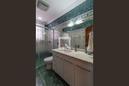 Casa à venda com 360m², 4 quartos e 7 vagasBanheiro - Cs1