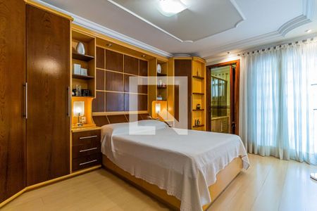 Casa à venda com 360m², 4 quartos e 7 vagasSuite - Cs1