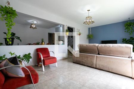 Sala de estar de casa para alugar com 4 quartos, 256m² em Jardim Monte Alegre, São Paulo