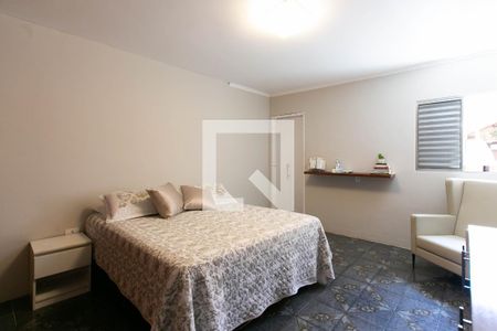 Casa à venda com 250m², 6 quartos e 4 vagas Casa à venda com 250m², 6 quartos e 4 vagasSuite