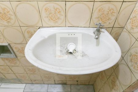 Casa à venda com 250m², 6 quartos e 4 vagas Casa à venda com 250m², 6 quartos e 4 vagasDetalhe banheiro